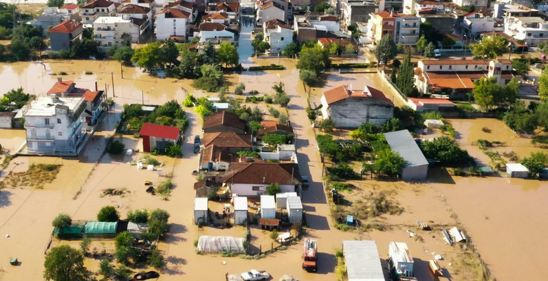 Κίνδυνος από το μολυσμένο νερό για τύφο και σαλμονελλώσεις που μπορεί να εμφανιστούν στις πληγείσες περιοχές – Τι λένε οι επιστήμονες