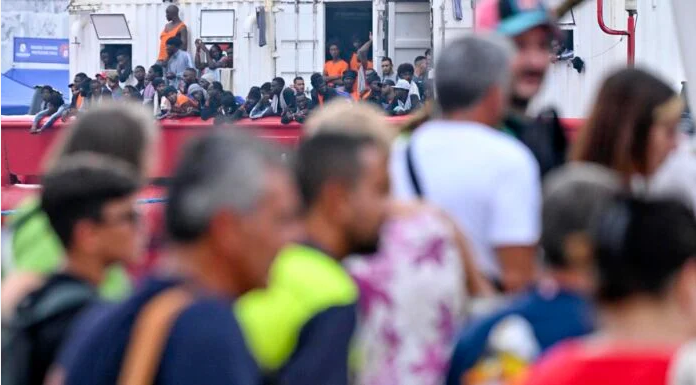 Πάνω από 80 βάρκες με μετανάστες στη Λαμπεντούζα