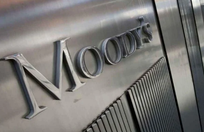Moody’s: Διπλή αναβάθμιση για την χώρα μας – Ένα βήμα από την επενδυτική βαθμίδα