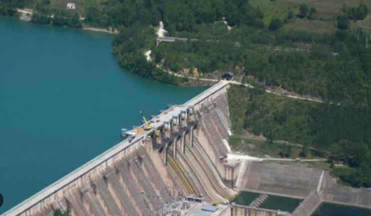 Σκόπια: Η ΔΕΗ θα κατασκευάσει στη χώρα μας υδροηλεκτρικό σταθμό αξίας 1 δις ευρώ