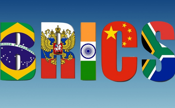 Τι κρύβει η λυσσαλέα επίθεση του Bloomberg κατά των BRICS – Φόβος και τρόμος της παγκόσμιας ελίτ απέναντι στη Νέα Τάξη Πραγμάτων