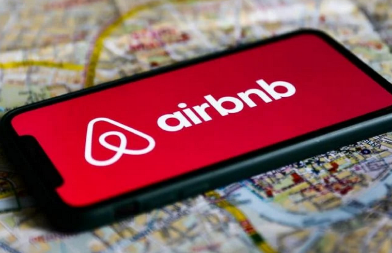 Airbnb: Οι αλλαγές που έρχονται για τους ιδιοκτήτες ακινήτων