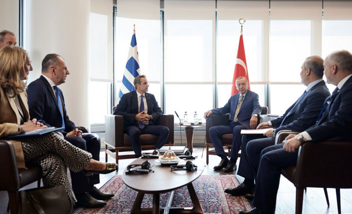 Τουρκικά ΜΜΕ για τη συνάντηση Μητσοτάκη-Ερντογάν: «Πρόθεση να συνεχιστεί το θετικό κλίμα»
