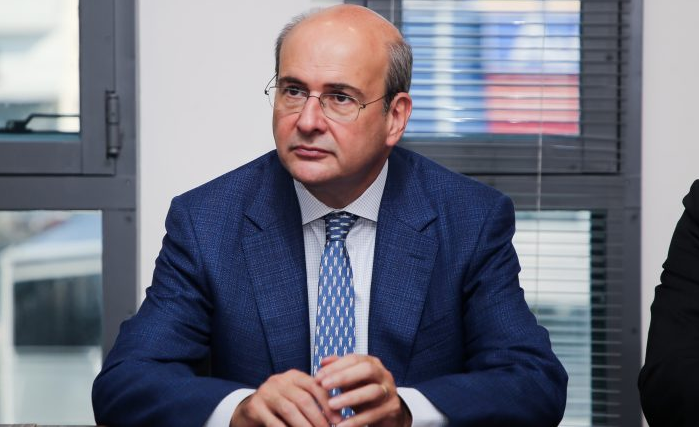 Προαναγγελία «βόμβα» Χατζηδάκη: Έρχεται νέο νομοσχέδιο για την φορολόγηση των ελεύθερων επαγγελματιών
