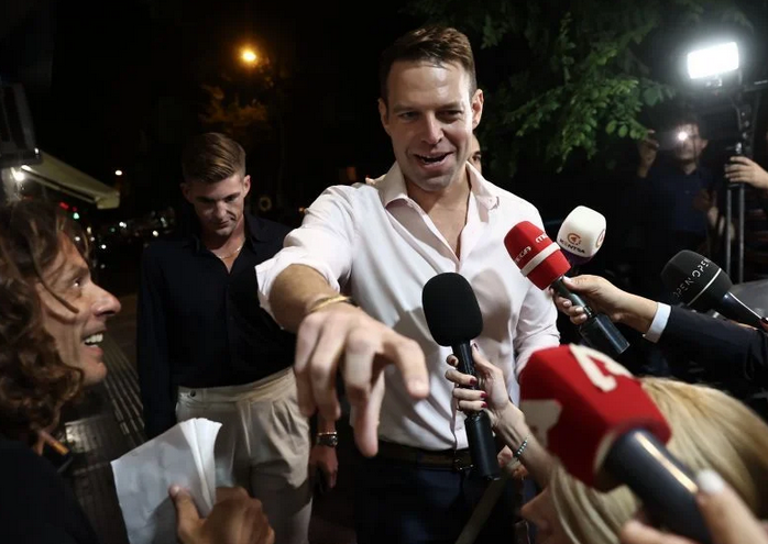 Ποιος είναι ο Στέφανος Κασσελάκης που κατάφερε να κερδίσει την προεδρία του ΣΥΡΙΖΑ μέσα σε έναν μήνα