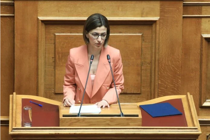 Οργή φαρμακοποιών για Αγαπηδάκη – Μόνο με συνταγογράφηση εφέτος το αντριγριπικό εμβόλιο