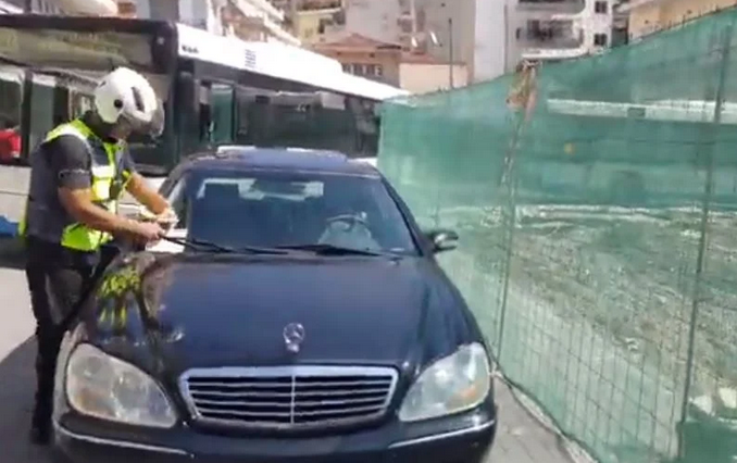 Κοζάνη: Πάρκαρε παράνομα το αμάξι της και δημιούργησε κυκλοφοριακό χάος