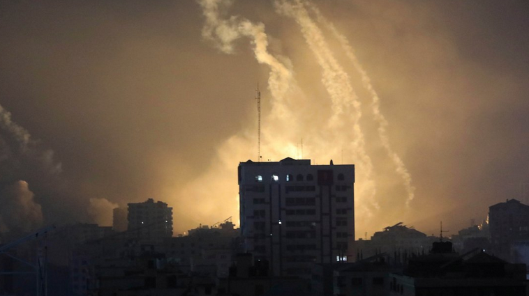 Γάζα: Νυχτερινή επίθεση σε όλα τα μέτωπα - Σφυροκόπημα από το Ισραήλ