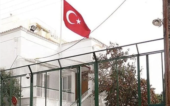 Αποχώρησαν απο το Συριζα και τα στελέχη που το Μαξίμου χαρακτήριζε ως “ανθρώπους του προξενείου”