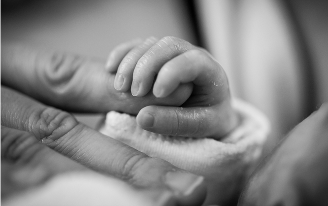 Δημογραφικό: Τα μέτρα στήριξης για τα νέα ζευγάρια – Πώς επεκτείνεται το πρόγραμμα «Ανακαινίζω Νοικιάζω»