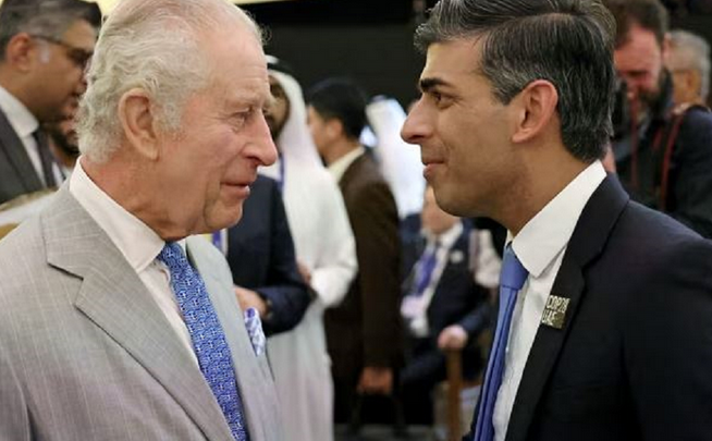 Βασιλιάς Κάρολος: Απάντησε στον Ρίσι Σούνακ για τα Γλυπτά του Παρθενώνα με μια… ελληνική γραβάτα