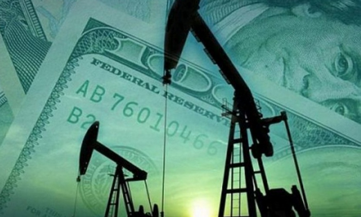 Εκτός αγοράς πετρελαίου το δολάριο – Το mega deal των Αράβων με την Ινδία και η ραγδαία άνοδος των ρωσικών εξαγωγών