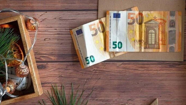 Δώρο Χριστουγέννων 2023: Ποιοι εργαζόμενοι το δικαιούνται – Τι ισχύει για τους ανέργους