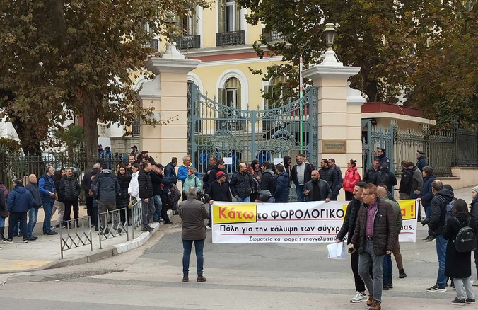 Θεσσαλονίκη: «Όχι» στο νέο φορολογικό νομοσχέδιο λένε έμποροι, βιοτέχνες, δικηγόροι και οδηγοί ταξί
