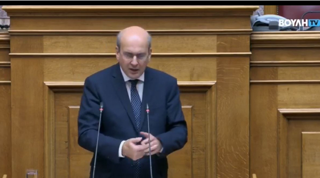 Φορολογικό νομοσχέδιο: 4 αλλαγές της τελευταίας στιγμής – Τι θα ισχύει για ταξί, περίπτερα και καφενεία