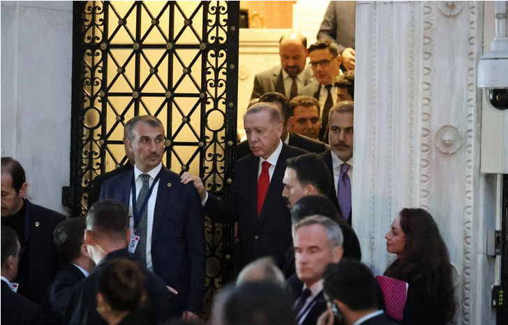 Ερντογάν: Αναχώρησε από την τουρκική πρεσβεία με προορισμό το «Ελευθέριος Βενιζέλος»
