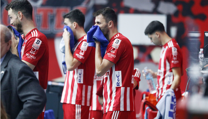 Βόλεϊ: Διακοπή στο Ολυμπιακός – Παναθηναϊκός λόγω επεισοδίων – Τραυματίστηκε σοβαρά αστυνομικός