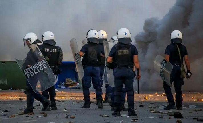 Διαμαρτυρία αστυνομικών: «Έξω η Αστυνομία από τα γήπεδα, δεν κοστίζουν οι ζωές μας 30 ευρώ»