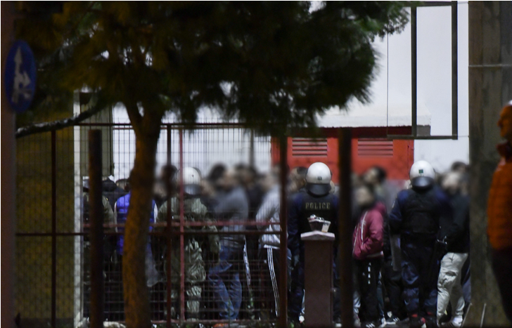Βρέθηκαν ίχνη πυρίτιδας στα χέρια του 18χρονου που έριξε την φωτοβολίδα – Οι αντιφάσεις των δύο αδελφών